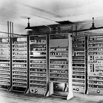 EDSAC computer in large room